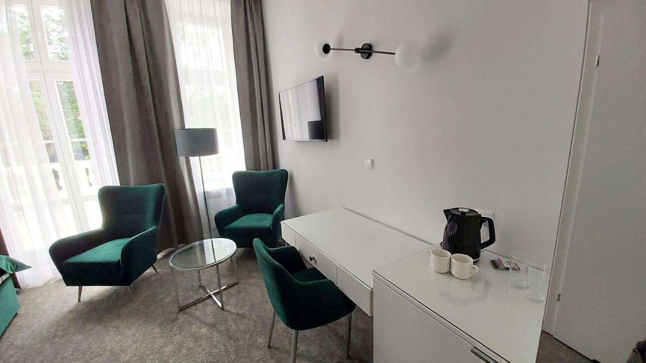 Pokój Dwuosobowy typu Deluxe z prysznicem